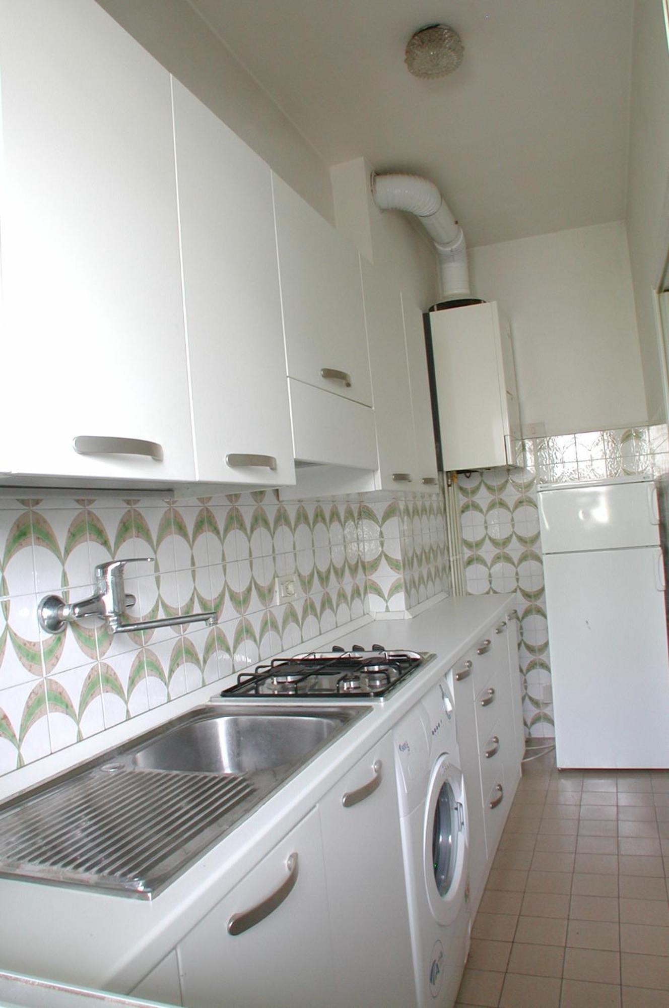 Apartment 3 D *